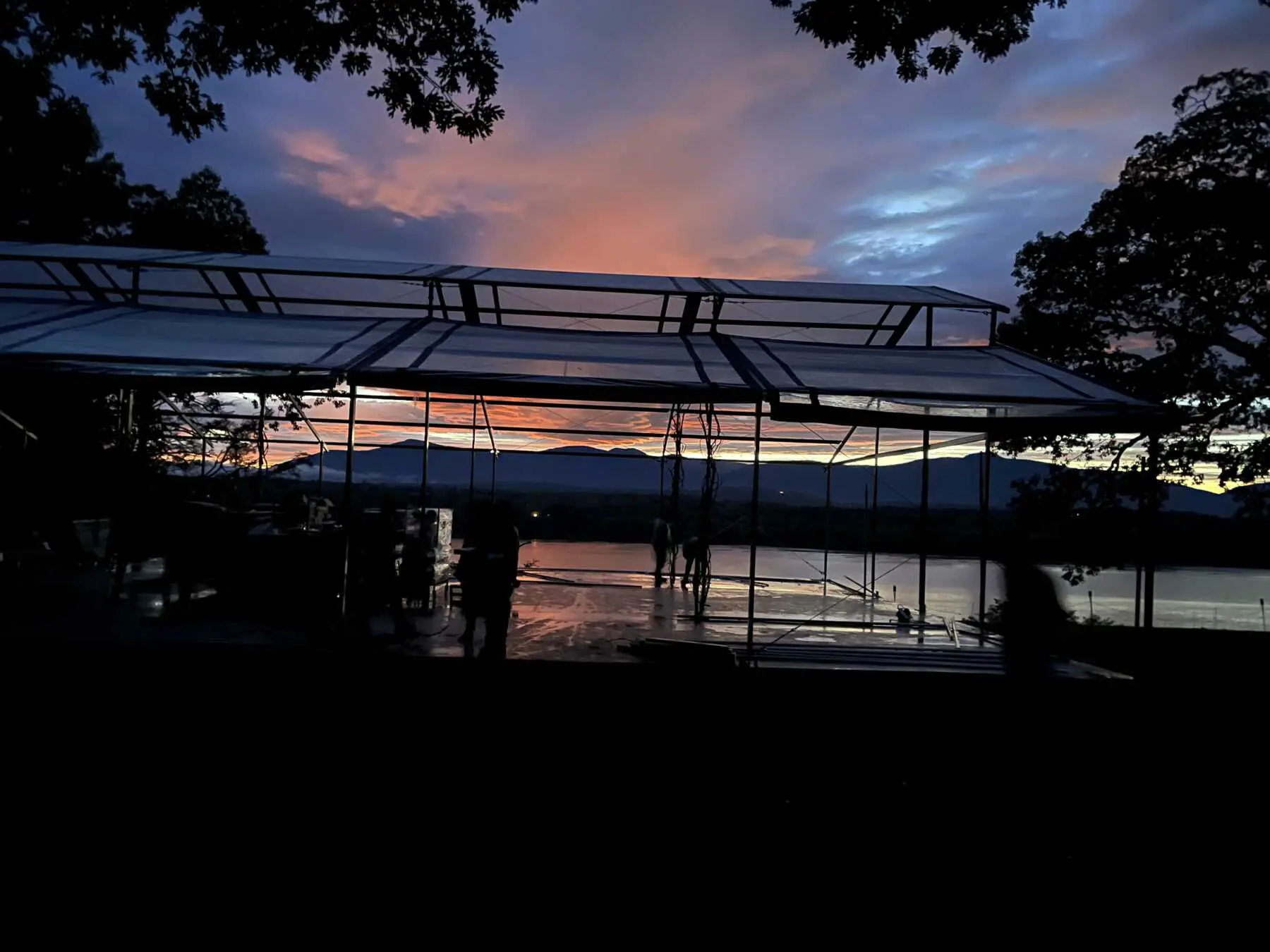 The Signature Garden Tent: 40x, 50x Glass Tents