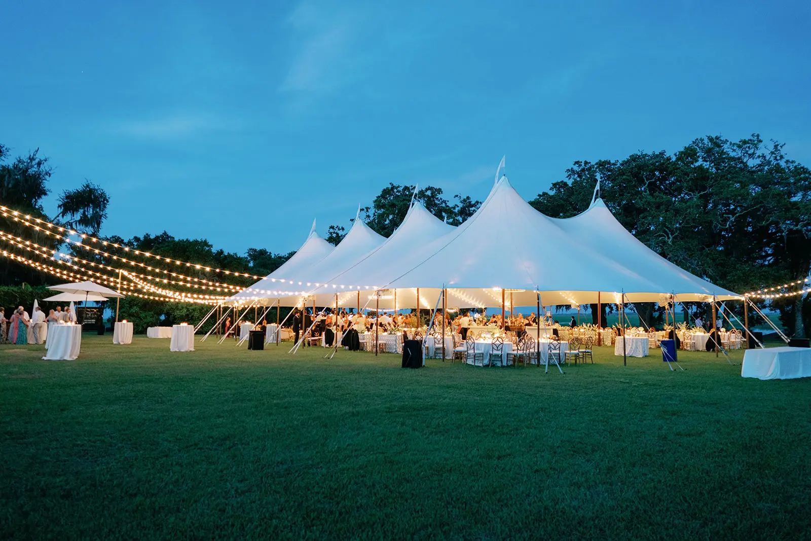 Custom Tent Manufacturers for Weddings \u0026 Events | Fred's Tents, image size:1600x1067
